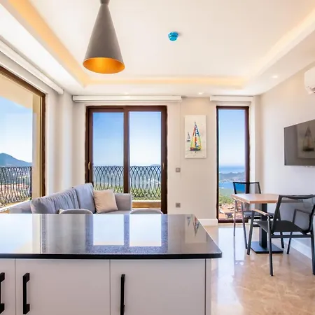 Luxury Flat With Jacuzzi And Amazing Sea View In